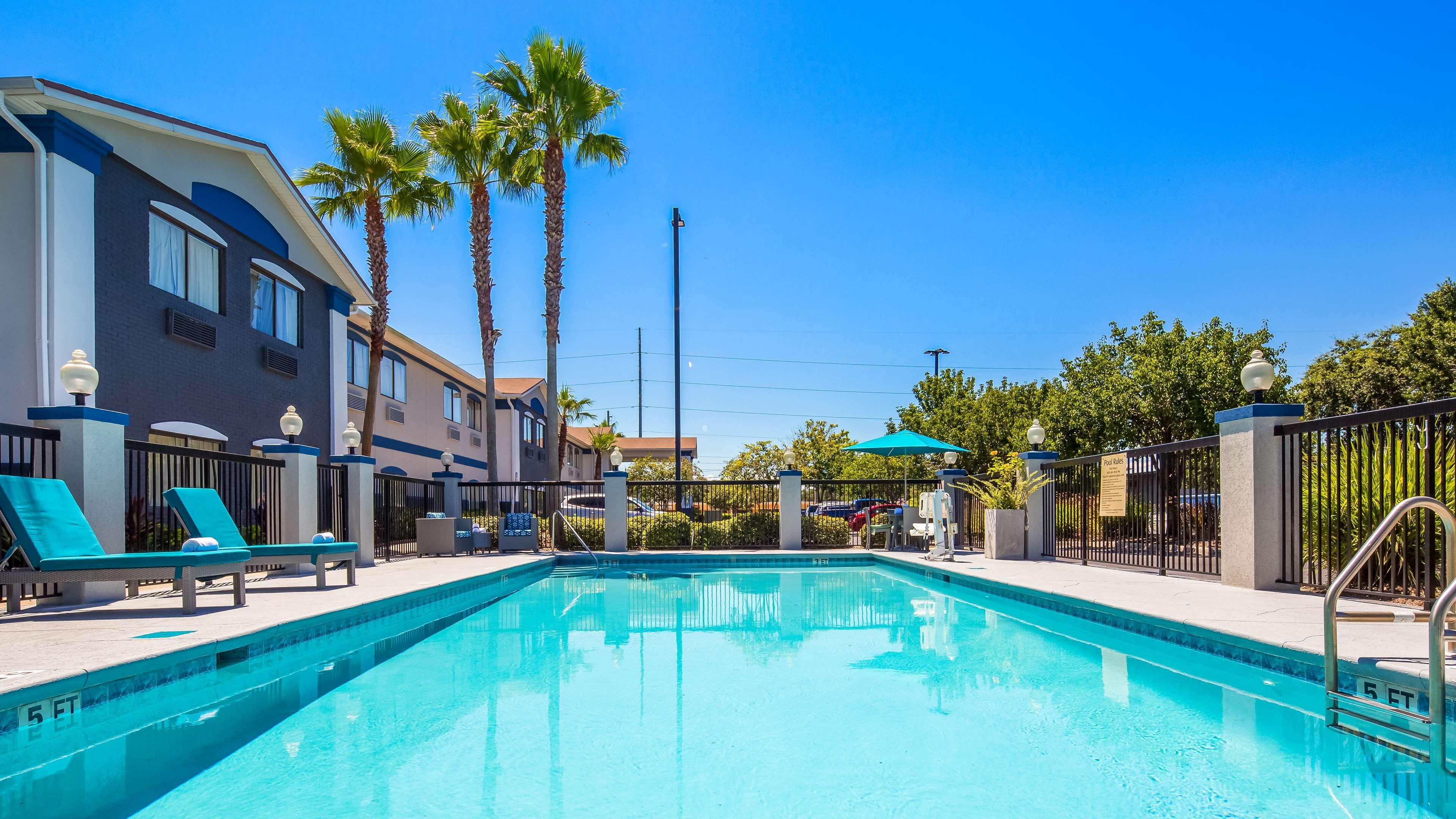 Best Western Mayport Inn And Suites Атлантик-Бич Экстерьер фото