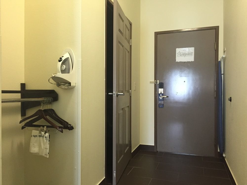 Best Western Mayport Inn And Suites Атлантик-Бич Экстерьер фото
