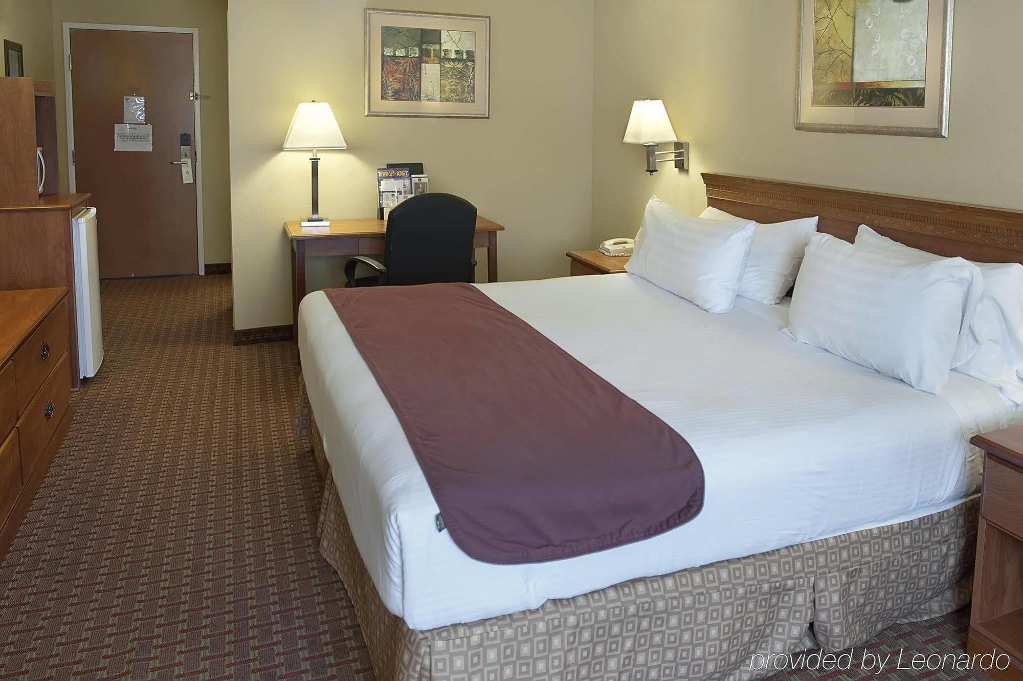 Best Western Mayport Inn And Suites Атлантик-Бич Экстерьер фото