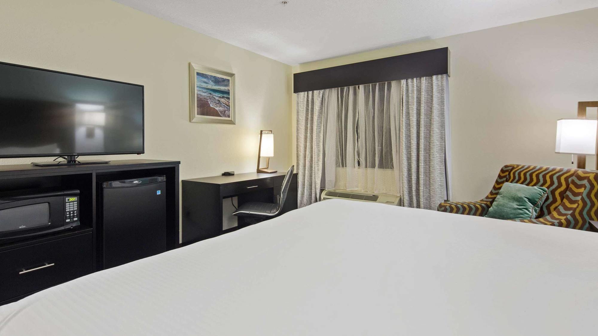 Best Western Mayport Inn And Suites Атлантик-Бич Экстерьер фото
